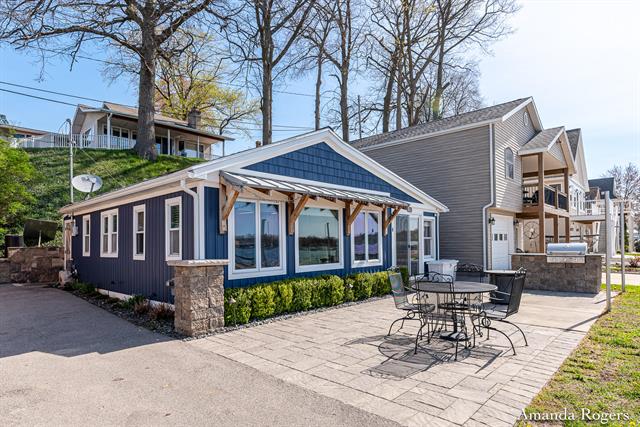 front view picture of 6520 Lakeshore Drive, Saranac, MI. 48881