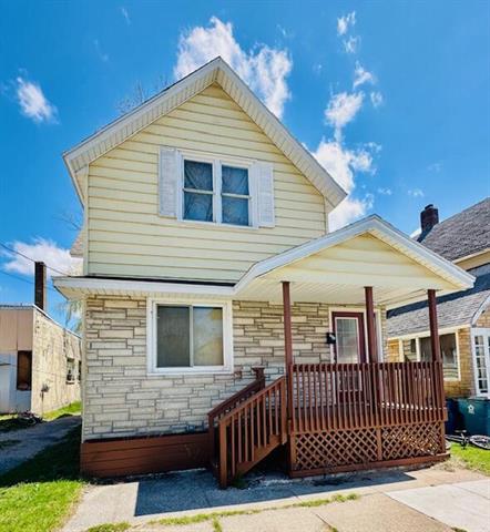 front view picture of 505 Ramsdell Street, Manistee, MI. 49660