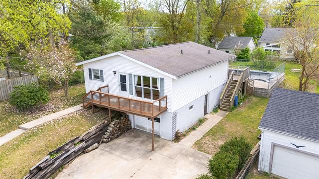 front view picture of 3742 School Street, Bridgman, MI. 49106
