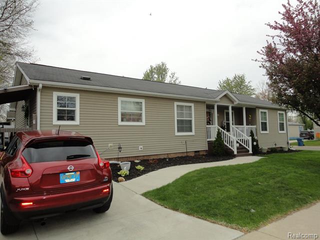 front view picture of 506 Missouri River, Adrian, MI. 49221