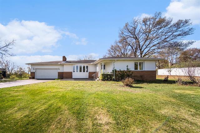 front view picture of 19595 W Old Us 12, Chelsea, MI. 48118