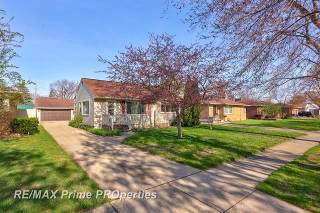 front view picture of 529 Handy Drive, Bay City, MI. 48706