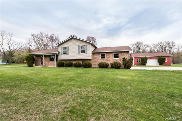 front view picture of 3672 W North Territorial Road, Whitmore Lake, MI. 48189