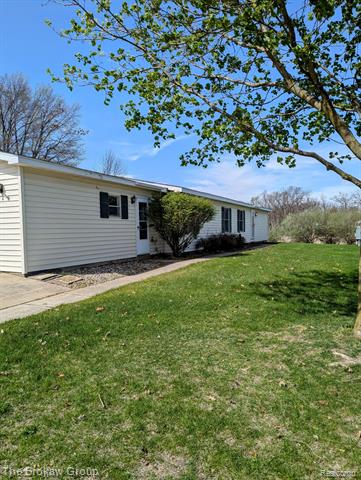 front view picture of 703 Beach Buggy Lane, Linden, MI. 48451