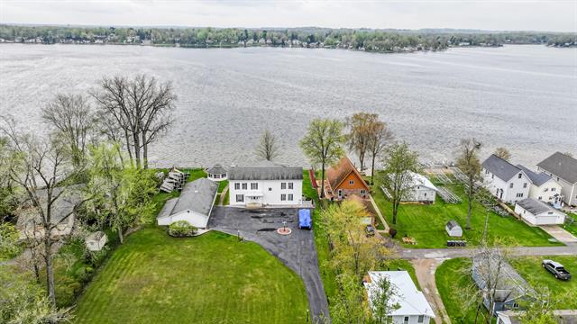 front view picture of 7540 Grace Street, Coloma, MI. 49038