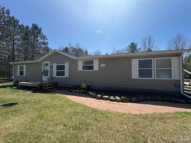 front view picture of 1400 E Dayton Road, Caro, MI. 48723