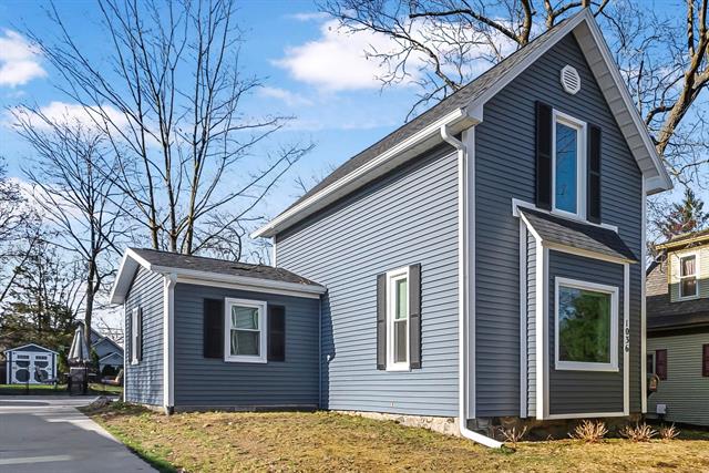 front view picture of 1036 E State Street, Traverse City, MI. 49686