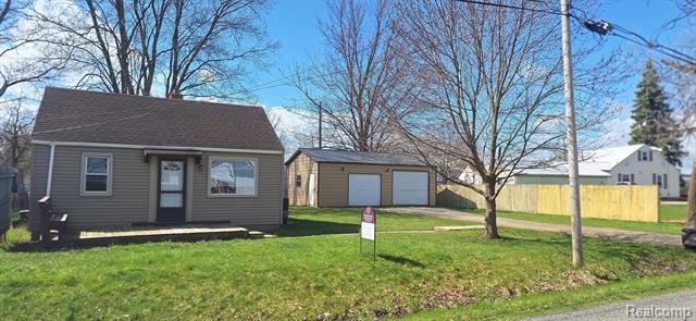 front view picture of 2210 Kosta Street, Burton, MI. 48529
