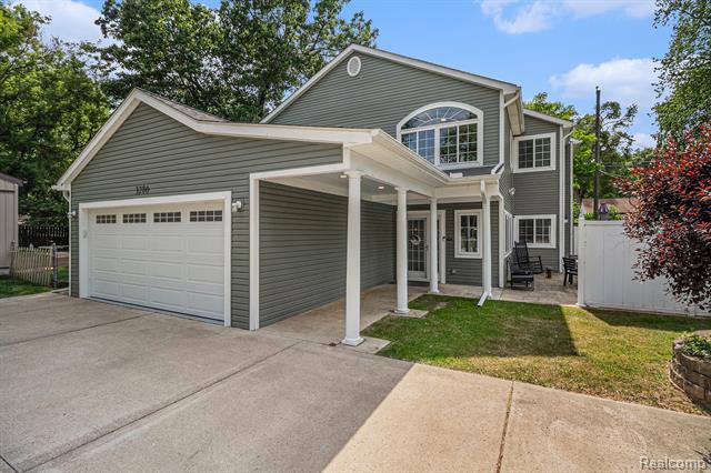 front view picture of 3280 Chambourne St, Commerce Township, MI. 48382