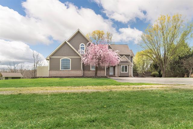front view picture of 7415 S Kearney Road, Whitmore Lake, MI. 48189