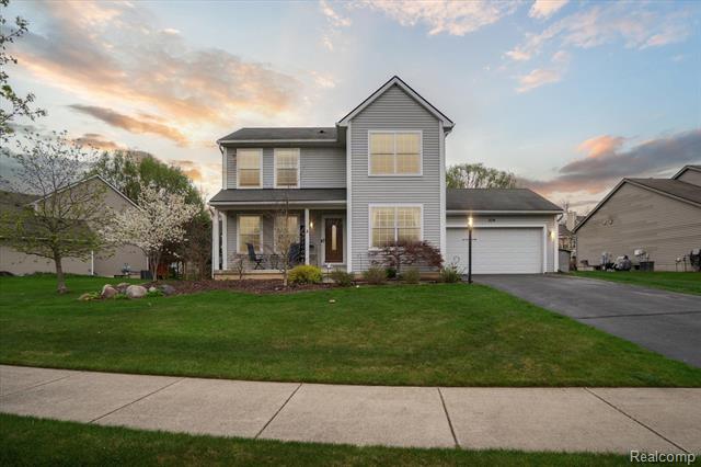 front view picture of 279 Tullamore Street, Howell, MI. 48843