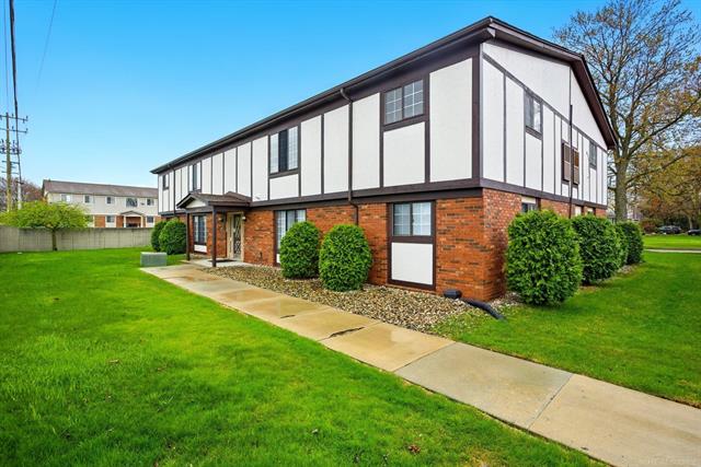 front view picture of 20709 Edgewood Street, Saint Clair Shores, MI. 48080