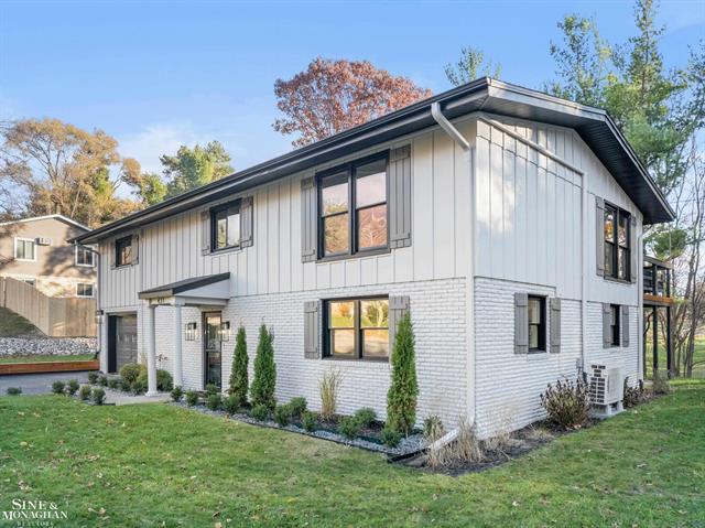 front view picture of 431 Fairlane Drive, Traverse City, MI. 49684