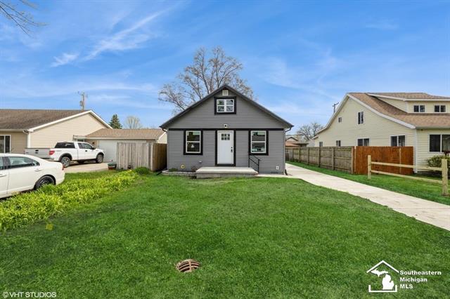 front view picture of 3131 Elmwood Street, Monroe, MI. 48162