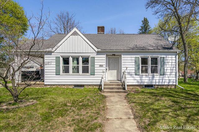 front view picture of 729 E Madison Street, Hastings, MI. 49058