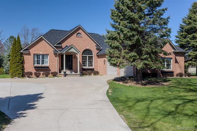 front view picture of 15114 Pinewood Trail, Linden, MI. 48451