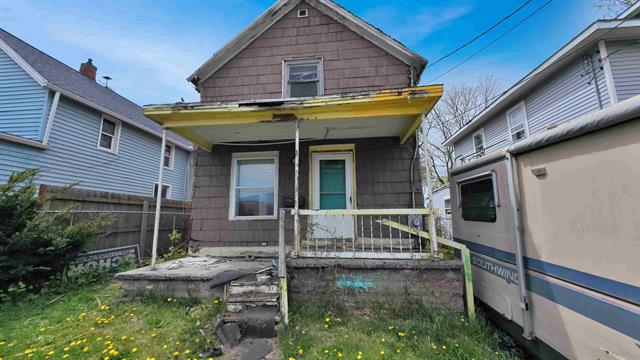 front view picture of 818 W Willow Street, Lansing, MI. 48906