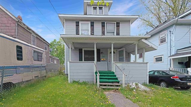 front view picture of 814 W Willow Street, Lansing, MI. 48906