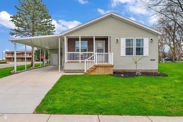 front view picture of 10371 Riveria Court, Fair Haven, MI. 48023