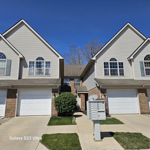 front view picture of 7422 Lacy Drive, Belleville, MI. 48111