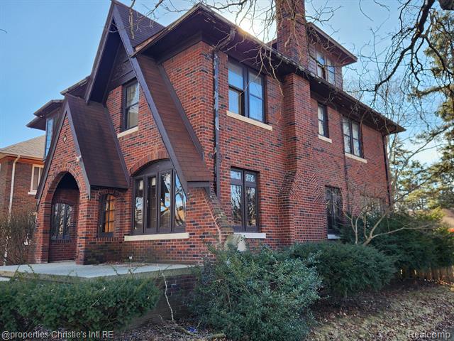 front view picture of 15775 Rosemont Avenue, Detroit, MI. 48223