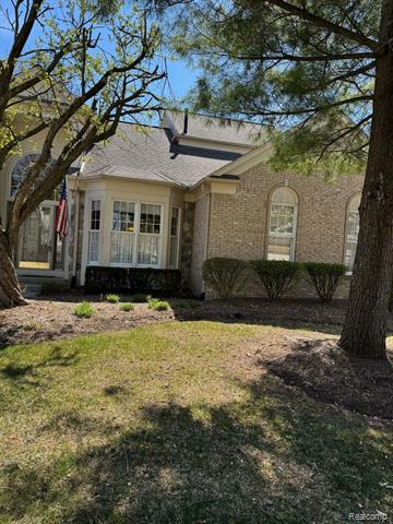 front view picture of 39715 Dun Rovin Drive, Northville, MI. 48168