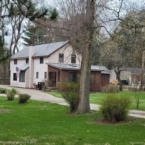 front view picture of 4342 Pleasant Valley Road, Brighton, MI. 48114