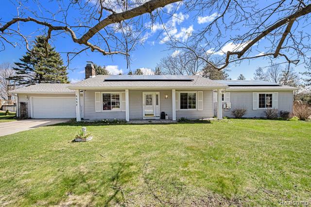 front view picture of 5537 Vassar Road, Grand Blanc, MI. 48439