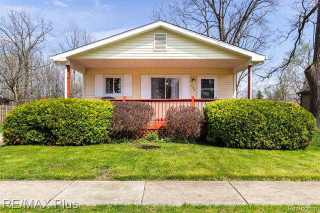 front view picture of 642 Turrill Avenue, Lapeer, MI. 48446
