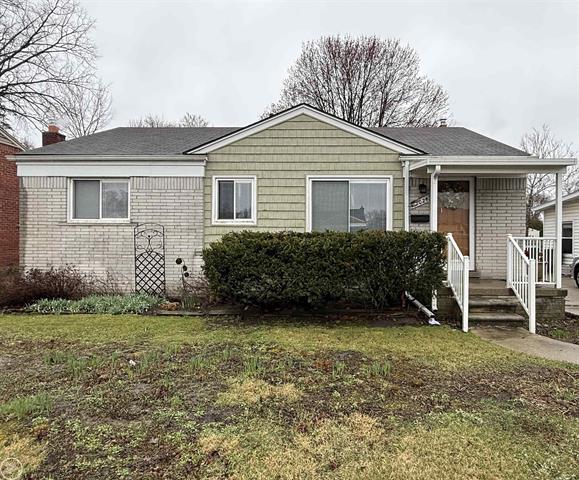 front view picture of 22024 Lanse Street, Saint Clair Shores, MI. 48081