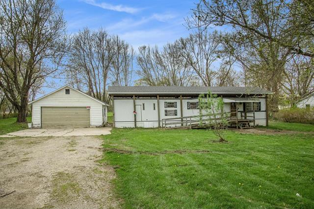 front view picture of 9619 Dan Smith Road, Watervliet, MI. 49098