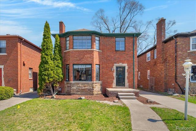 front view picture of 19480 Hartwell Street, Detroit, MI. 48235