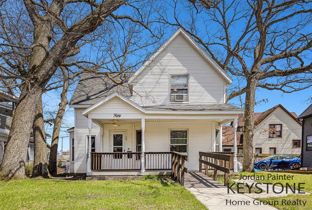 front view picture of 50 Gold Avenue Sw, Grand Rapids, MI. 49504