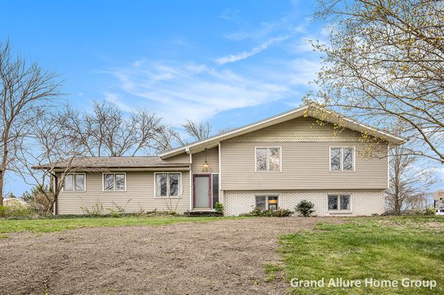 front view picture of 920 Crystal Drive, Jenison, MI. 49428