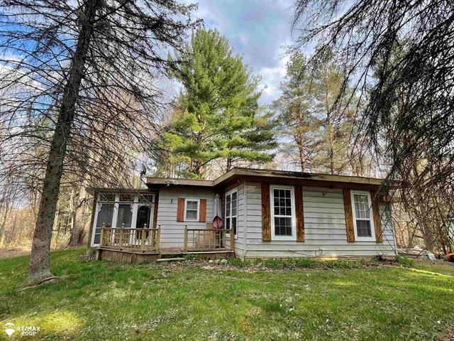 front view picture of 6172 White Sands Drive, Otter Lake, MI. 48464