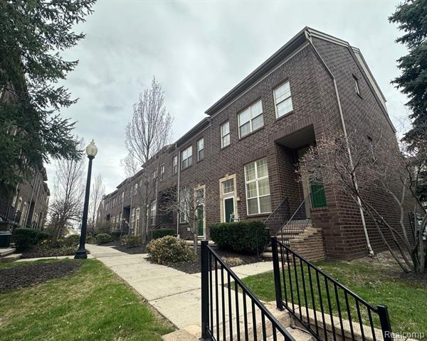 front view picture of 7 Georgetown, Dearborn, MI. 48126