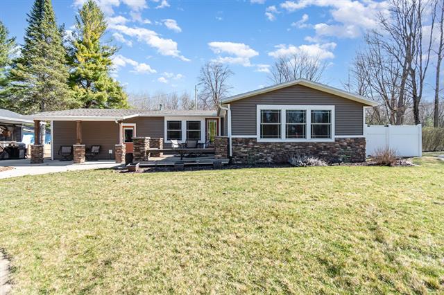front view picture of 3901 W Thendara Drive, Gladwin, MI. 48624