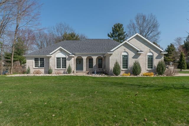 front view picture of 1060 Briarwood Court, Muskegon, MI. 49441