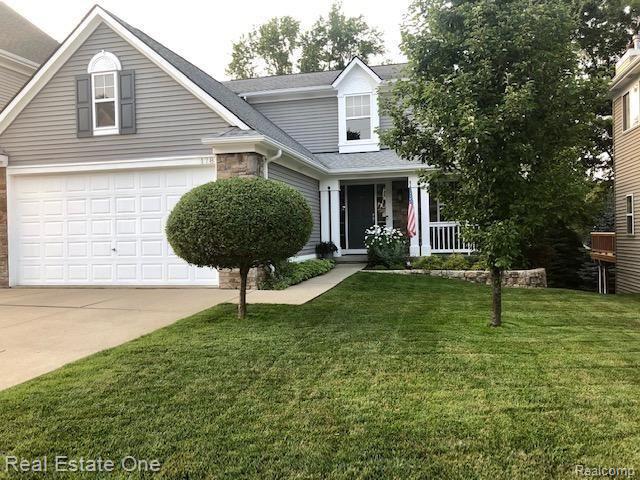 front view picture of 178 Turnberry Ct, Milford, MI. 48381