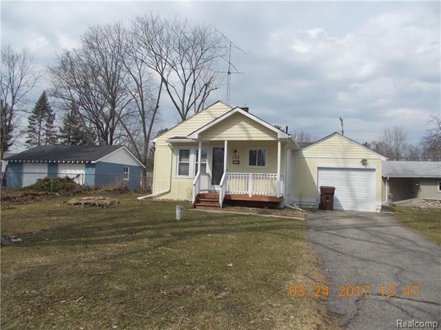 front view picture of 132 Longspur Ln, Commerce Township, MI. 48382