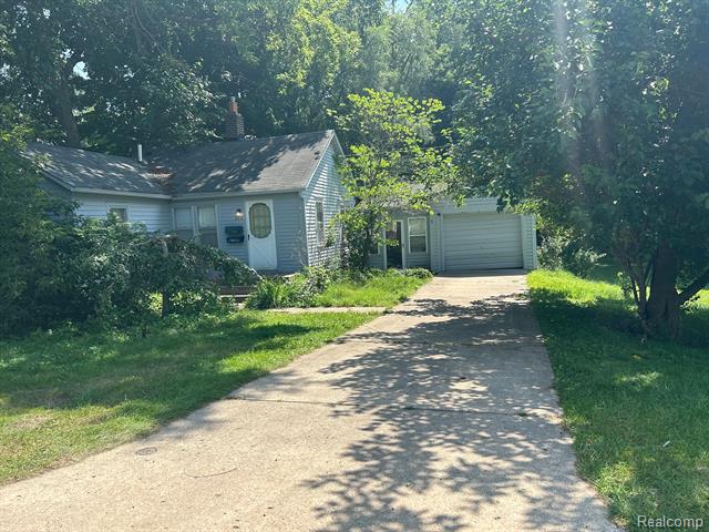 front view picture of 223 W Washington St, Milford, MI. 48381