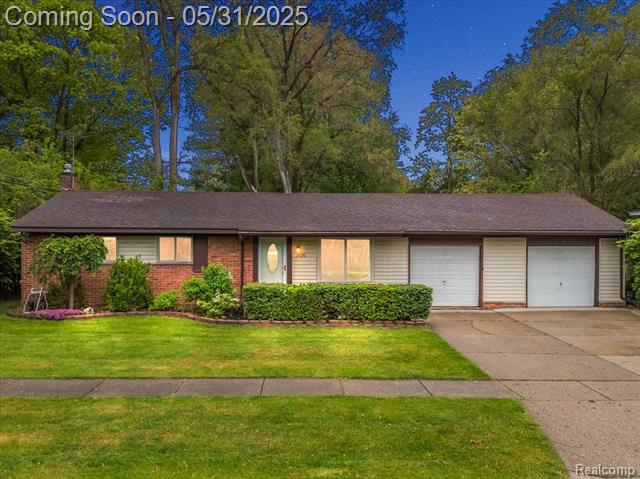 front view picture of 2920 Pinto Dr, Commerce Township, MI. 48382