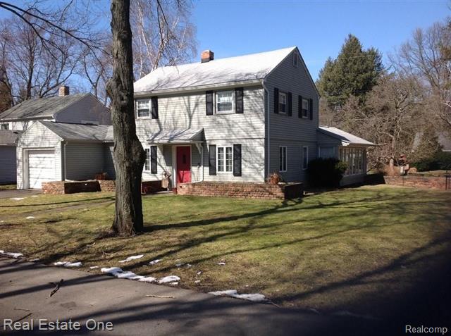 front view picture of 7146 Arrowood Dr, West Bloomfield, MI. 48324