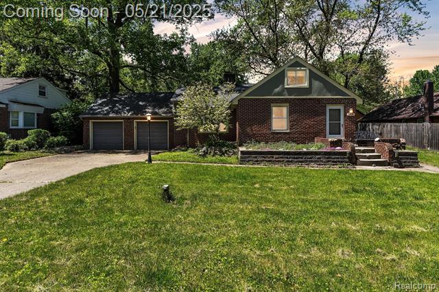 front view picture of 3418 Fieldview Ave, West Bloomfield, MI. 48324