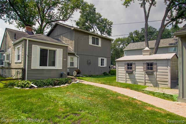 front view picture of 9393 Boncrest St, Commerce Township, MI. 48382