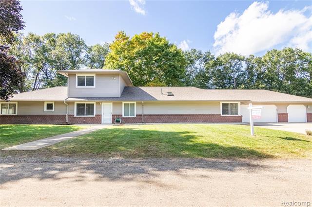 front view picture of 617 Shaw Ct, Milford, MI. 48380