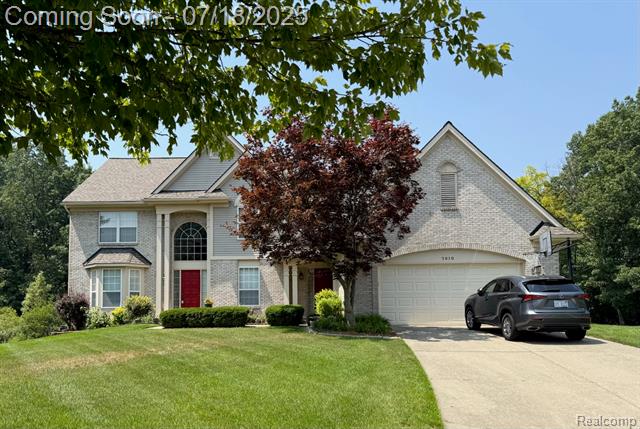 front view picture of 7610 Park Meadow Ln, West Bloomfield, MI. 48324