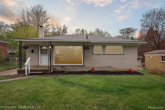 front view picture of 713 Duchess St, Milford, MI. 48381
