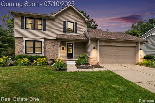 front view picture of 964 Abbey Ln, Milford, MI. 48381