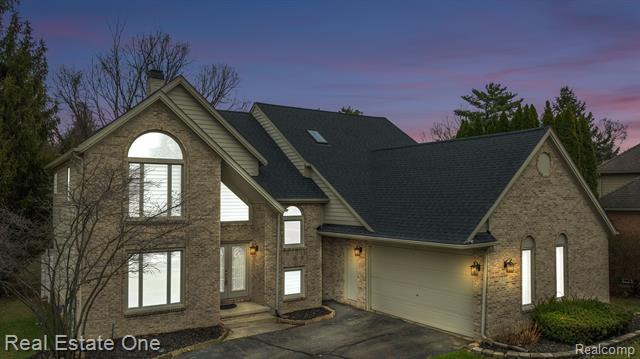 front view picture of 6246 Lindsay Ct, West Bloomfield, MI. 48324